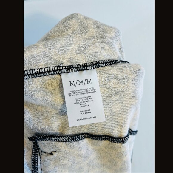 Cabi Leopard Print Joggers - Size M - Picture 7 of 9